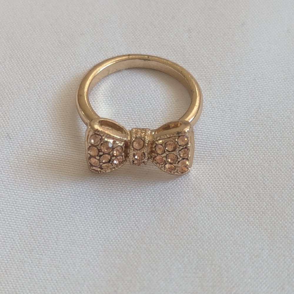 Gold Bow Ring - image 4